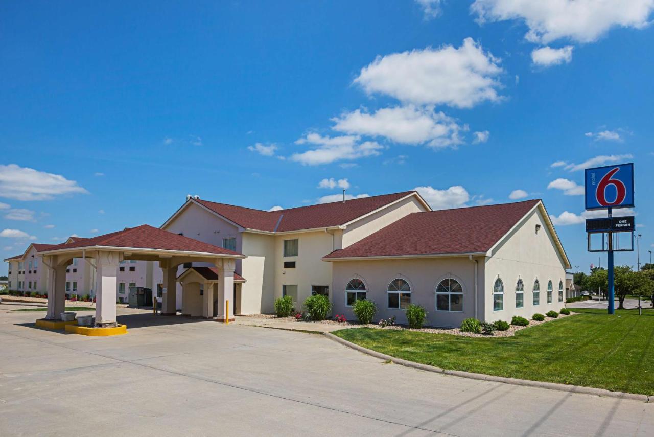 Hotel 6 - Iat West Omaha