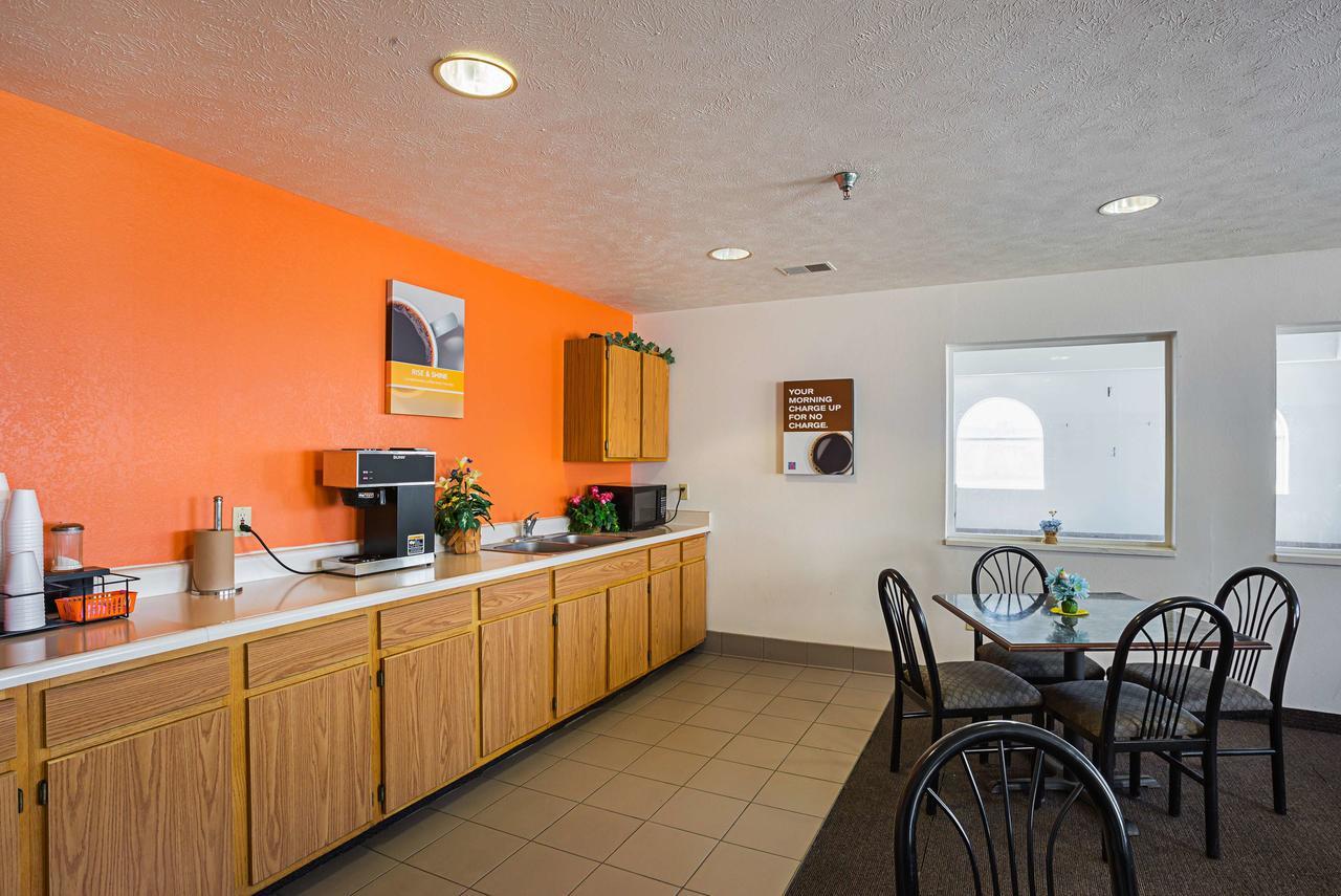 Hotel 6 - Iat West