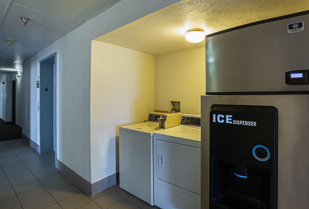 6 - Iat West Hotel